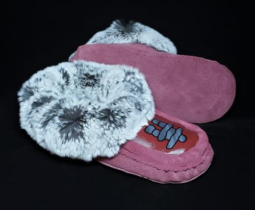 Inunnguaq design hand painted moccasin slippers, Ladies 7-8