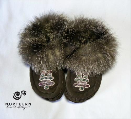 beaded moccasins, moccasin slippers, leather, fur, beading, handmade moccasins